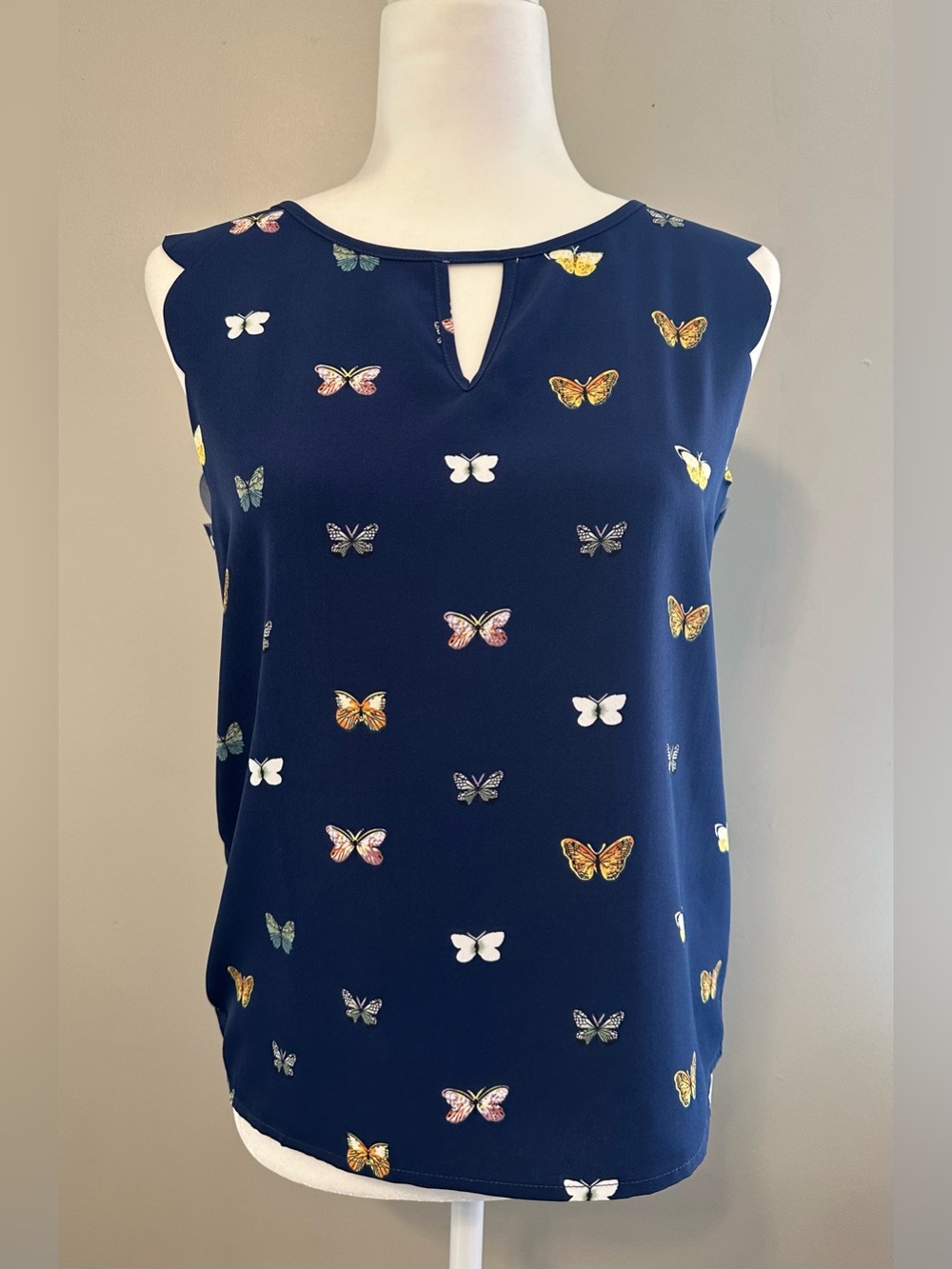 NWT Sleeveless Navy Butterfly Print Blouse - Medium